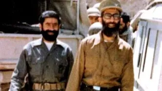 سینه‌زنی «رهبر انقلاب» با لباس نظامی در جمع رزمنده‌های لشکر نصر