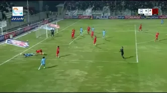 ویدیو: گل اول چادرملو به تراکتور توسط هادی حبیبی‌نژاد