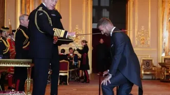 ویدیو| دیوید بکام از خاندان سلطنتی لقب شوالیه گرفت!