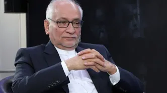 حمله روزنامه اصولگرا به حسین مرعشی: نادان و احمق!