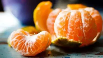 اعتراض کشاورزان با توزیع رایگان نارنگی‌ها