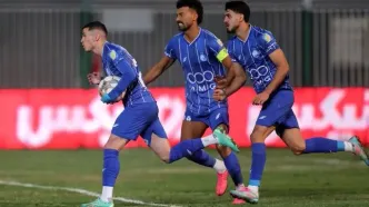 پیروزی سخت استقلال مقابل پادیاب و زمین فاجعه تختی