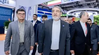 بازدید سفیر ایران در چین از غرفه کالاهای ایرانی در نمایشگاه واردات شانگهای