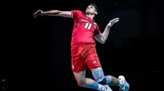 بستن بازوبند مشکی به خاطر درگذشت صابر کاظمی