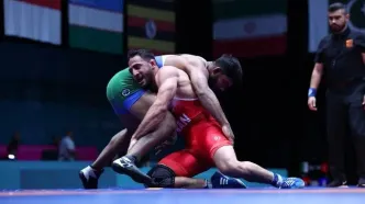 آذرپیرا با ضربه فنی محمد گلزار به نیمه نهایی رسید