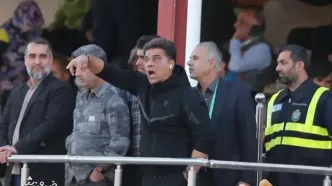 پیروزی پرسپولیس هدیه‌ای بود که قبل از بازی با استقلال به این تیم دادند/ چرا تیم من باید به خاطر پرسپولیس قربانی شود؟