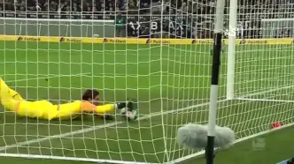 ویدیو: لحظات کمیاب که به ندرت در فوتبال رخ می‌دهد