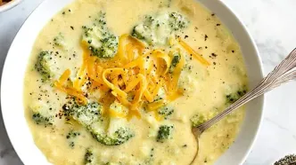 سوپ بروکلی با پنیر چدار؛ طعمی که نمی‌توان نادیده گرفت