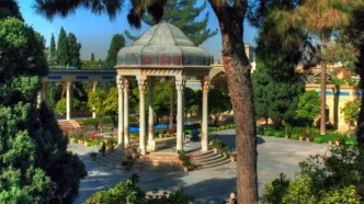 فال حافظ امروز یکشنبه ۹ آذر ۱۴۰۴ | نوری بزرگ در مسیرت ظاهر شده !