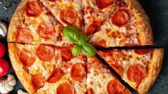 فاکتور ۶سال پیش یک پیتزا فروشی / قیمت یک پیتزا اندازه یک آدامس بود