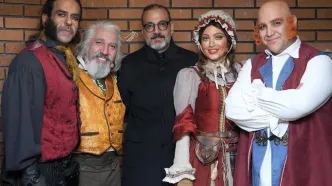 علیرضا قربانی کنار بازیگران الیور توئیست/ ویدئو