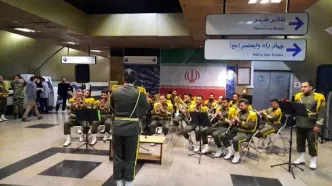 پخش مارش نظامی از ایستگاه مترو تهران