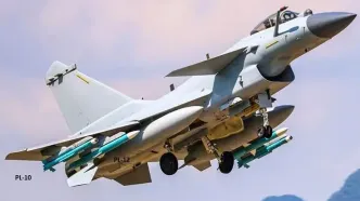 جابجایی عجیب جنگنده اف ۱۵ در بزرگراه/ ببینید