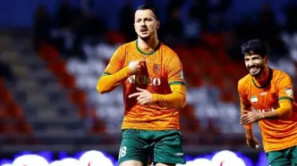 تقلید بازیکنان مس رفسنجان از حرکت جنجالی وحید شمسایی