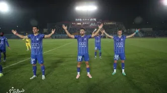 شعار استقلالی‌ها علیه یک نفر و تشویق سه بازیکن کلیدی/ واکنش ساپینتو به کیفیت زمین و پیمان آبی‌پوشان