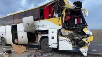 تصادف شدید اتوبوس و تریلی در قم