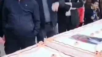 جشن تولد نماینده مجلس با کیک ۱۲ متری جنجالی شد