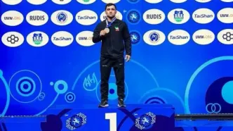 ایمان محمدی آبی‌پوش شد