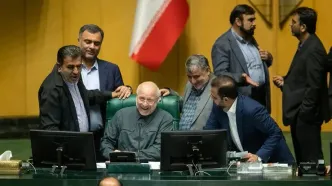 شروع جلسه علنی امروز مجلس با درگیری لفظی قالیباف با نماینده شیراز