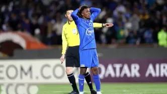 رباط مهاجم استقلال پاره شد!