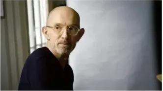 لوران مووینیه برنده جایزه گنکور ۲۰۲۵ شد