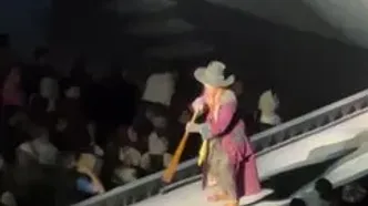 پاسخ منفی هوتن شکیبا به ازدواج در سالن نمایش