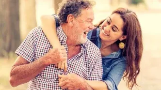 روابط شوگر ددی و شوگر مامی چرا در ایران رایج شده؟ / استراتژی جدید جوانان برای بقا