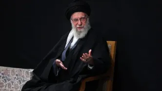 تصاویری از اولین شب مراسم عزادارای شهادت حضرت زهرا(س) با حضور رهبر انقلاب