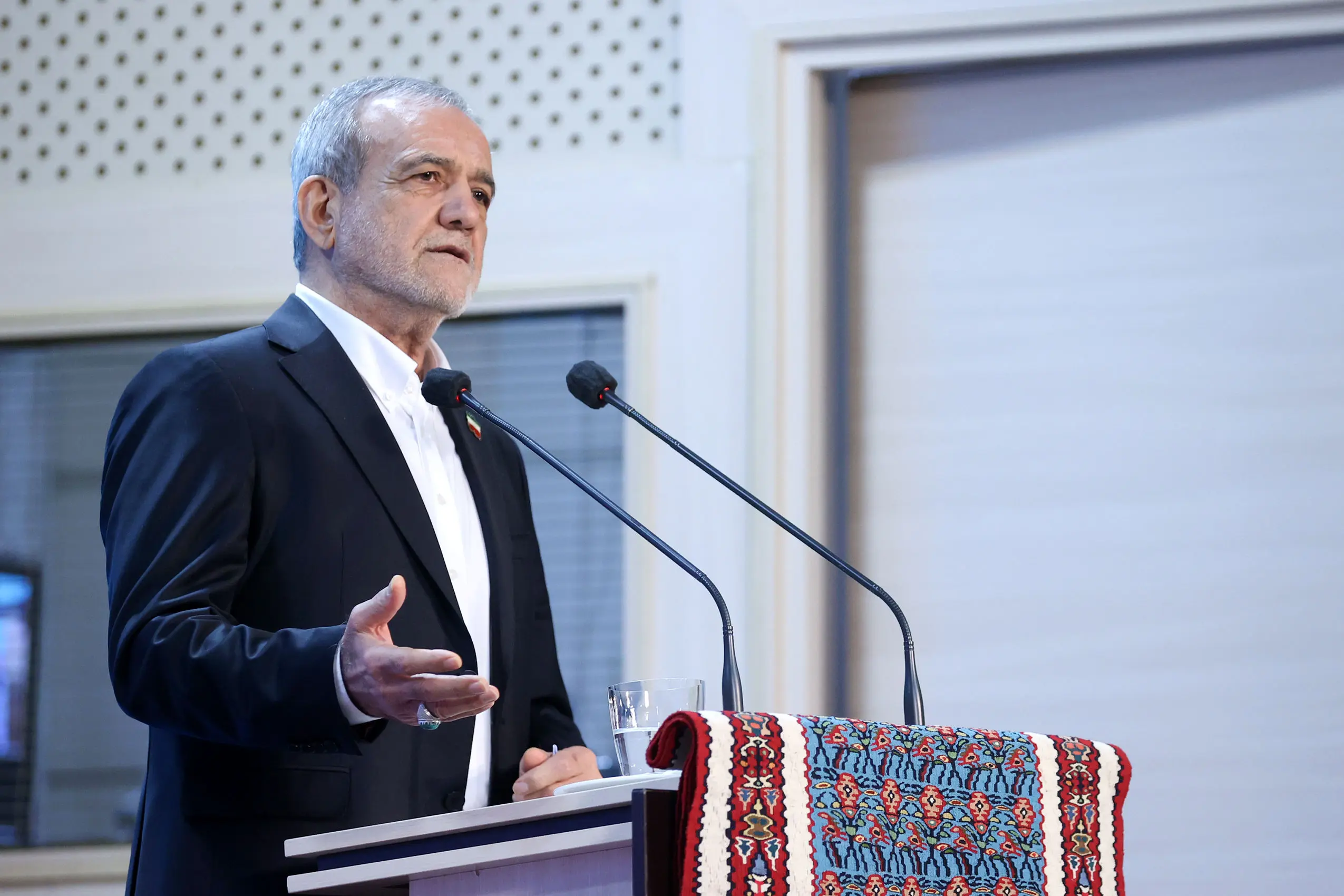 واکنش رئیس‌جمهور به نرخ بالای تورم/ دولت را کوچک می‌کنیم