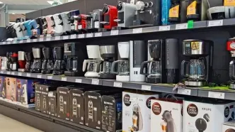 پشت‌پرده رونق فروش لوازم خانگی «پشت‌ِ ویترینی» | پازوکی: ویترین‌فروشی قبلا برای کالاهای خارجی بود اما... | رجایی: مراقب کالاهای تعمیر شده باشید