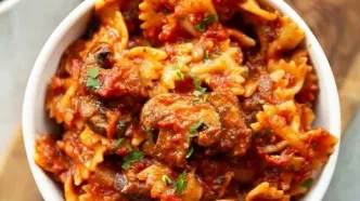 شام امشب با من: طعم متفاوت ایتالیا؛ پاستا گوجه‌ای بدون گوشت و مرغ؛ یک غذای سالم و فوری