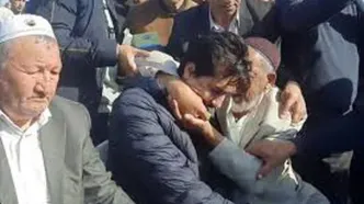 اشک ریختن فرهاد قائمی در آغوش پدر صابر کاظمی