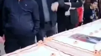 کیک ۱۲ متری در جشن نماینده مجلس! + فیلم