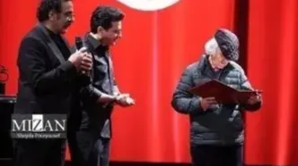 برخورد جالب استاد شفیعی کدکنی و شجریان در یک مراسم/ویدیو