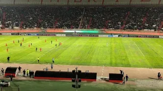 جریمۀ سنگین تراکتور و استقلال توسط کنفدراسیون فوتبال آسیا/هواداران اشیای آتش‌زا پرتاب کردند