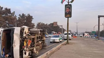 واژگونی مینی‌بوس کارکنان صنعتی در بزرگراه هاشمی