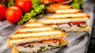 طرز تهیه اسنک مرغ در ساندویچ ساز و ماهیتابه