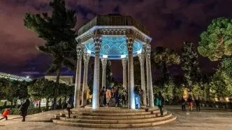 فال حافظ امروز سه‌شنبه ۱۳ آبان ۱۴۰۴ | تفسیر اشعار حافظ برای هر ماه