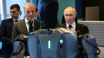 رقص اولین ربات انسان‌نمای روسیه برای پوتین