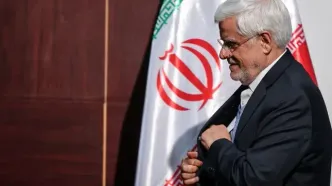 روزنامه نزدیک به قالیباف: عارف درخواست استعفا داده، پزشکیان هنوز نپذیرفته