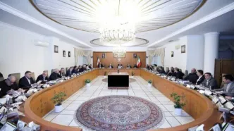 پزشکیان: اگر مصرف تولیدات داخلی بهینه نشود، خودروسازان اجازه ادامه تولید نخواهند داشت