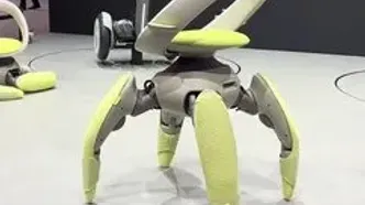 انقلاب در دنیای ویلچرها؛ صندلی رباتیک تویوتا از پله هم بالا می‌رود!