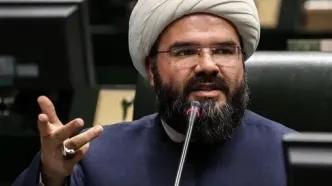 هرکسی به ایجاد اختلاف داخلی دامن بزند در زمین دشمن بازی می کند