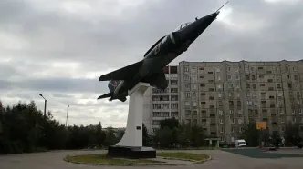 یاک-۳۸؛ بازمانده جنگ سرد که به یک بنای یادبود بدل شد