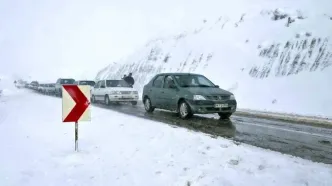 برف و باران در چالوس، هراز و فیروزکوه/ ترافیک سنگین شد