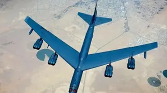 پرواز مشکوک بمب‌افکن‌ B-۵۲ آمریکا در نزدیکی ایران+تصویر