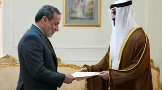 تسلیم رونوشت استوارنامه سفیر جدید امارات به وزیر امور خارجه کشورمان