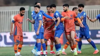 پیروزی سخت استقلال در تختی؛ زمین افتضاح و جنجال‌های پادیاب بازی را به حاشیه برد