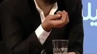 چرا  مصطفی زمانی هیچ صفحه‌ای در فضای مجازی ندارد؟