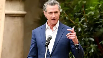 فرماندار کالیفرنیا ترامپ را به باد تمسخر گرفت